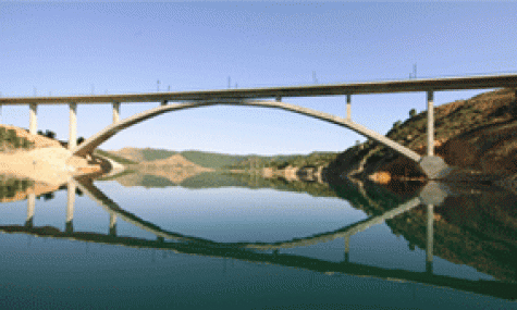 Linha de  alta velocidade na albufeira de Contreras executada pela SANJOSE, Prémio Internacional Puente de Alcántara