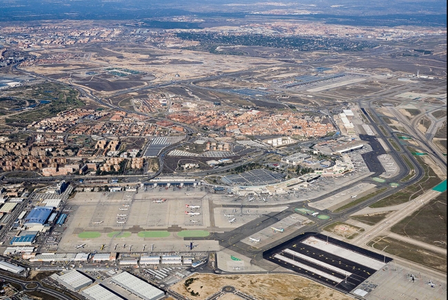 CENTRALE SOLAIRE DE L'AÉROPORT INTERNATIONAL ADOLFO SUÁREZ MADRID - BARAJAS (142,42 MW)