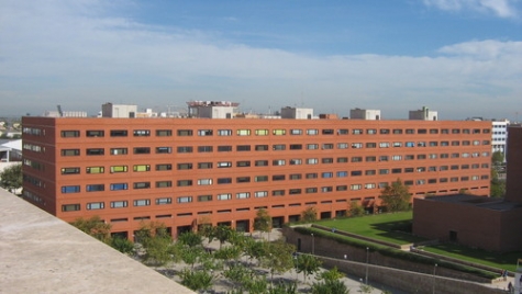 Sanjose realizar el mantenimiento y conservacin de las fachadas de la Facultad de Economa de la Universidad de Valencia