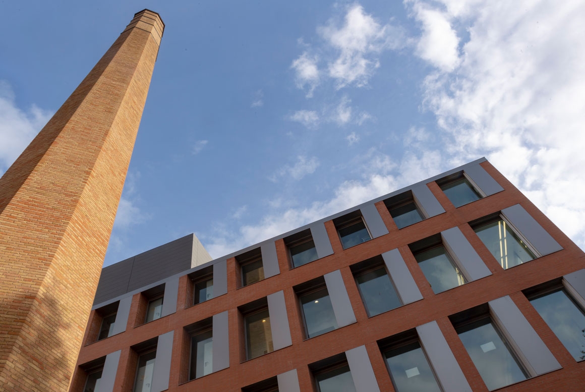 UNIVERSIDAD OBERTA DE CATALUNYA