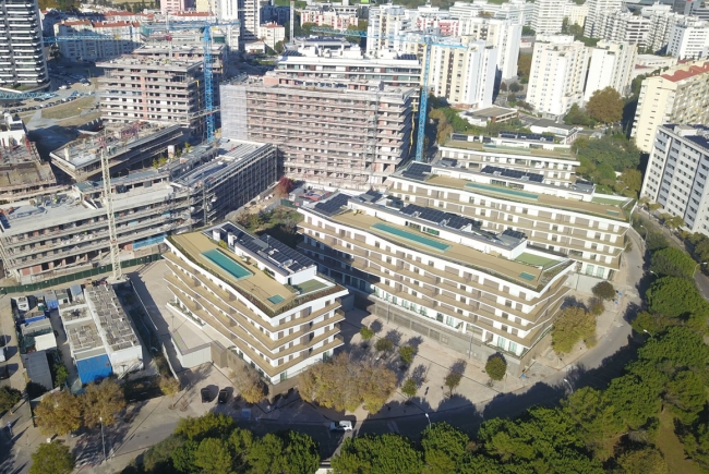COMPLEJO RESIDENCIAL ALMA GARDENS EN MIRAFLORES, OEIRAS